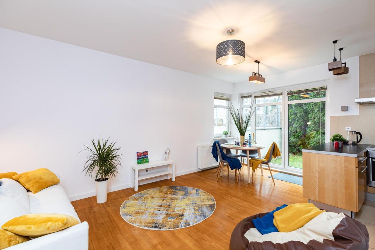 Appartamento Superapart Wilanowska 7, "Pet-Friendly With Elevator & Parking" Varsavia Esterno foto
